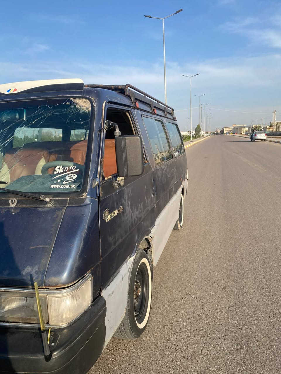 السلام عليكم كيا بستا 94سياره جاهزه معمره خياسات شواصي الوره معمرات الكدام كفاله كير ومكينه واكسل ومشط جديد حداديه جديده رقم السياره انبار سياره مطلوبه مليون هيه وغرامات وره المشتري سياره خير من الله  تريد تحويل تريد وكاله مكان واسط صويرة لسعر 24وبيها مجال  رقم الهاتف ***********
