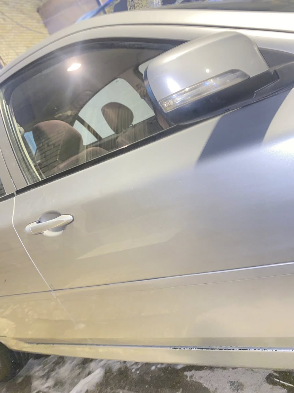 السلام عليكم سياره بروتون 2016 تبريد تدفأه كله شغال السياره بيه صبغ ربع جاملغ امامي جهة باب السايق سعر65 وبيه مجال بسيط الرقم***********
