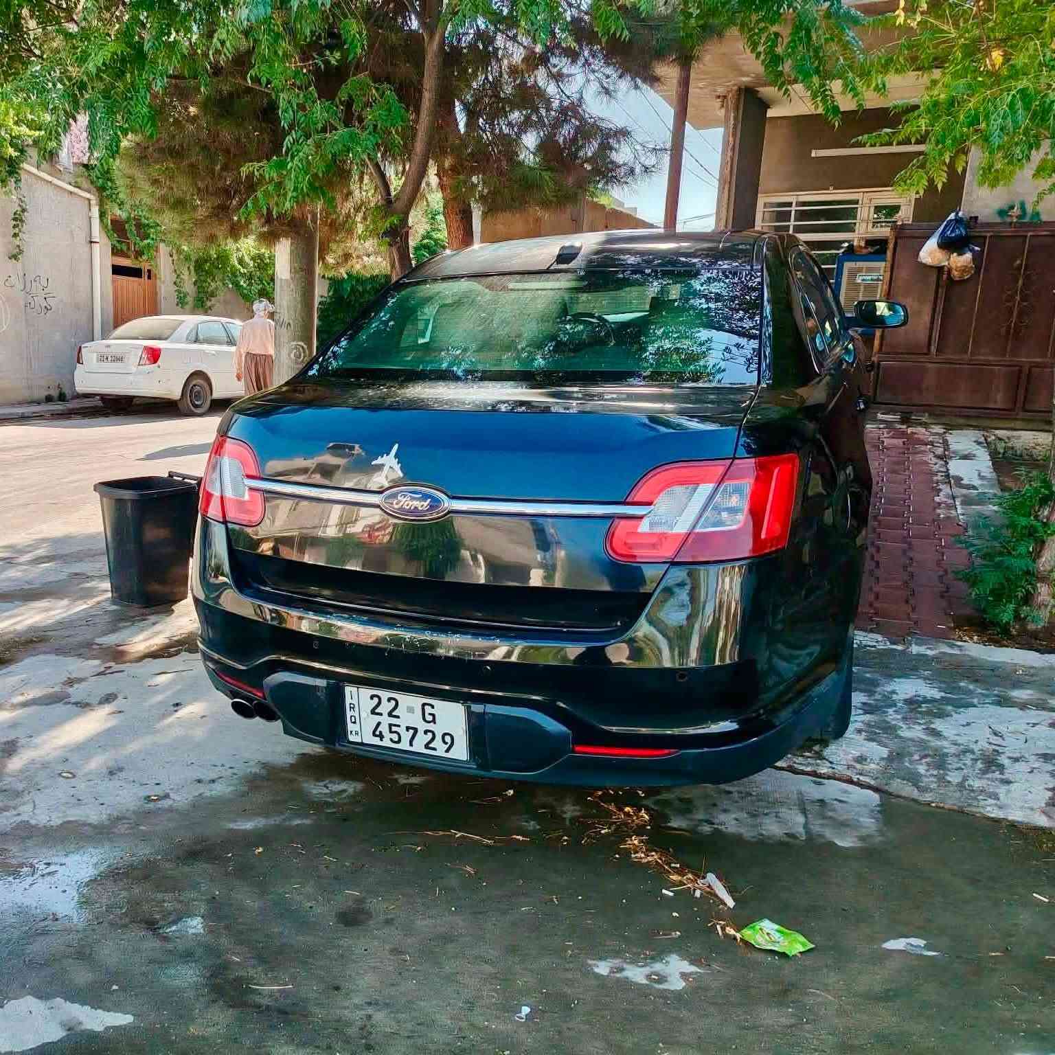**🚘 للبيع فورد تورس 2012 SEL**
🖤 لون أسود قطِراني، سيارة بيت ومحافظة عليها جدًا.

✅ محرك **V6**.
✅ السيارة بدون صبغ.
✅ المكينة والقير **بشرط** ولا توجد أي مشاكل.
✅ مواصفات **SEL**: مكيف أوتوماتيك (AUTO)، مقعد السائق كهربائي، Cruise Control، حساسات خلفية، ودركسون متعدد الوظائف.
✅ بطاقة البنزين متوفرة.

ℹ️ يوجد فقط خدشان صغيران في باب السائق والباب الخلفي الأيسر، مع بعجتين صغيرتين في الرفرف الخلفي قرب غطاء خزان الوقود.

💰 **السعر: 98 ورقة (قابل للتفاوض).**

📞 ***************
📲 **WhatsApp | Viber:** على نفس الرقم.

⚠️ **يرجى التواصل من الجادين فقط.**
