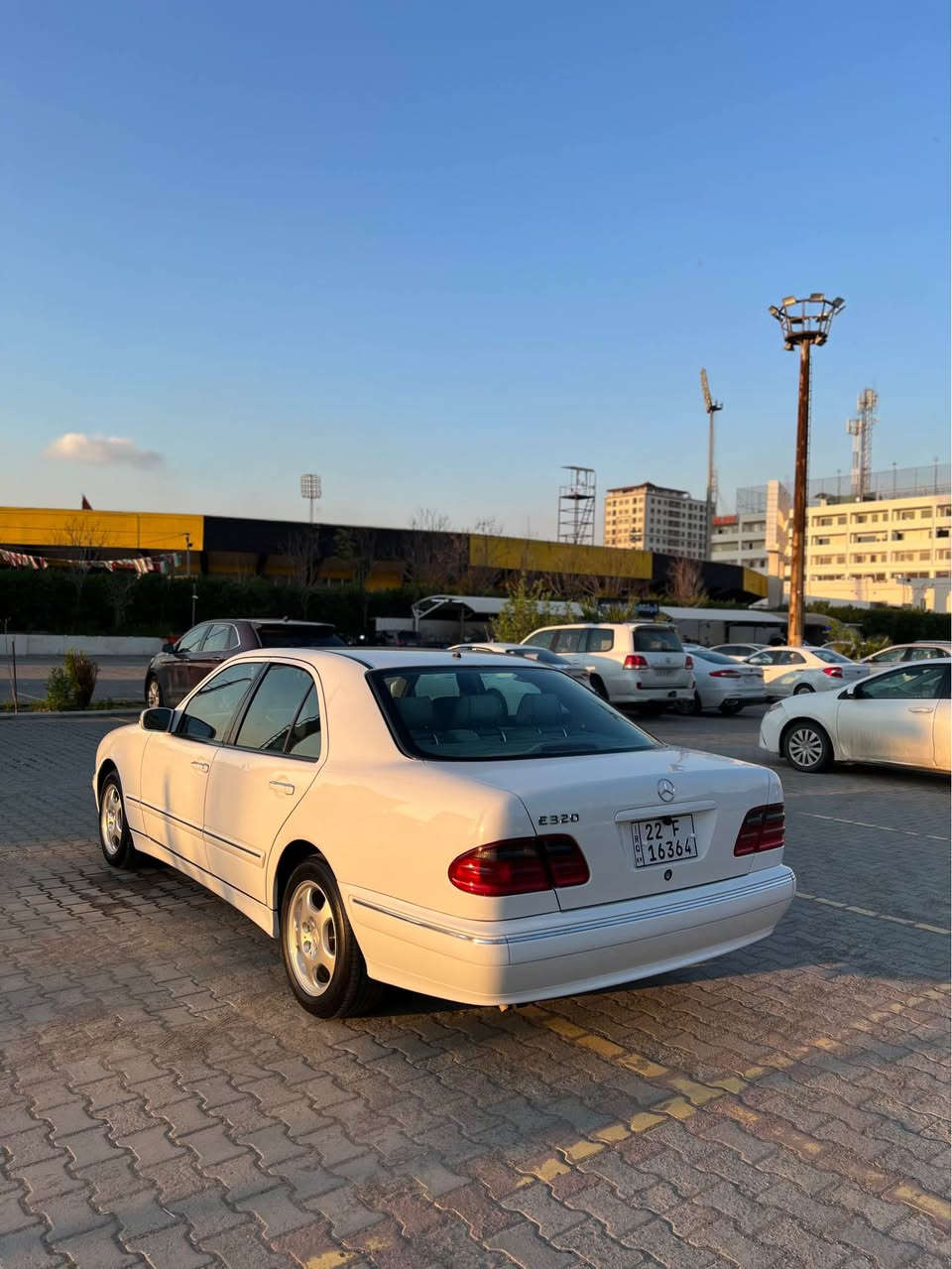 موديل ٢٠٠٠ مواصفات الماني E320 V6

اربع قطعة صبغ 

سعر ١٠٠$ورقة 

مكان سيارة اربيل معرض هاشم للسيارات 

***********
*********** أربيل, العراق
