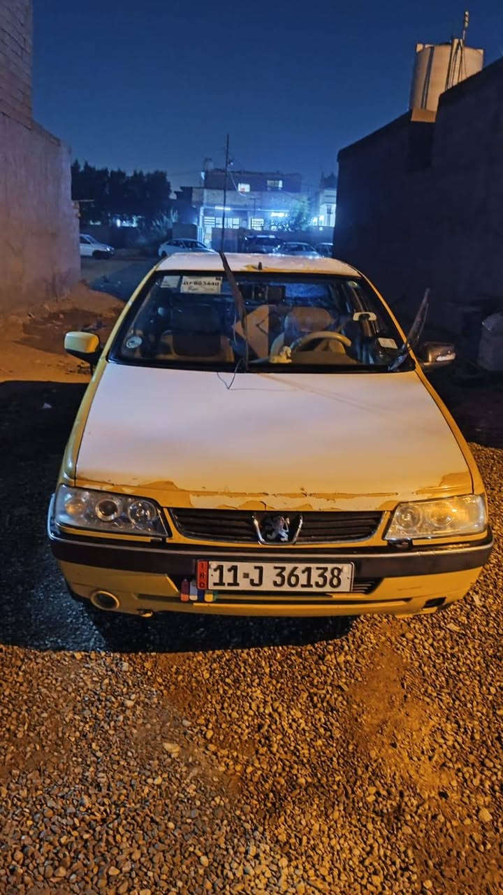 السلام عليكم 
بيجو لميس 2015
سياره كفاله ماعدا طخه بالهلال
مكينة 2000 فرنسي 
منظومة غاز بالضمان
تخم تاير 
قوايش جديد ورولات
گلچ جديد اليوم شديته
رقم انگليزي 
هيئة وغرامات مصفره 
السياره كفاله من التكحيل ماعدا الطخه 
السعر ع الخاص 
لا 47 وبيهه مجال قليل😂
***********
مكان السياره بغداد تقاطع النهروان
