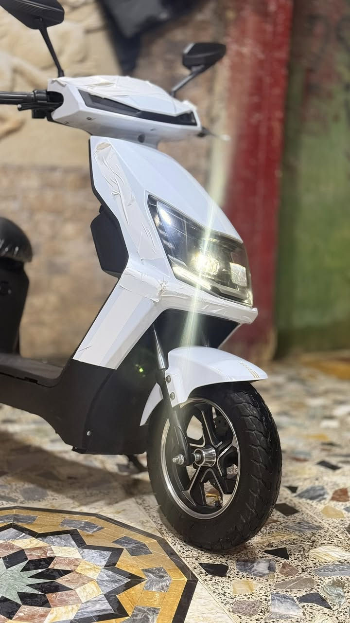 سلام
دراجه شحن للبيع 
المواصفات : زينون +بلوجكتر +بك لايك وأشاير يمنه يسره 
أماكن خزن صندوق خلفي +تحت الكشن مكان تخزين+ تحت السكان موجود جيب للتخزين 
مكان الدراجه ديالى شهربان 📍
الدراجه استخدام شهر بعدها جديده كلش 
السعر اتصل ع هذا الرقم ***********
