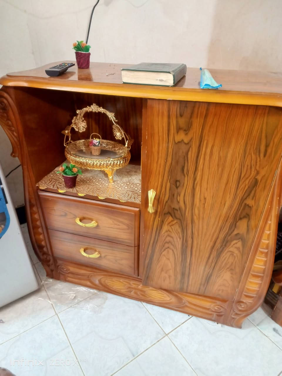 اخوان قرفه للبيع من عدا كنتور ***********
سعر 500 بيه مجال
