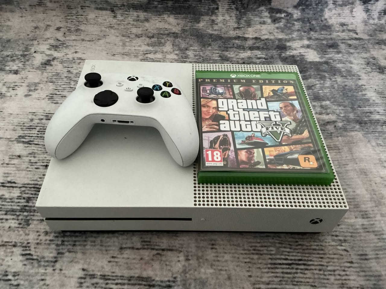 اكس بوكس وان اس ذاكرة 1 تيرة ويا يدة سيريس و قرص gta كامل ملحقات
ابيعة عطلان سعرة 70 الف


**إذا كنت صاحب هذا الإعلان وتريد حذفه لأي سبب، رجاءا أرسل رسالة إلى الدعم الفني**