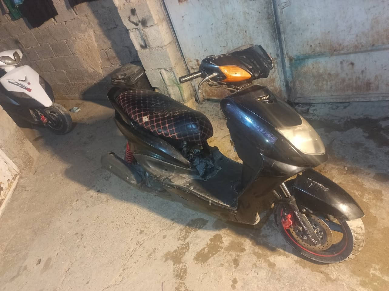 سكنز نثيه 110 بيع ومراوس مكاني حي اور او علوه جميله ياباني حساس ستان شغال كيلو متر شغال كيج بانزين شغال طسه ناعمه كلش مكينه خرسه 250رقمي ***********
