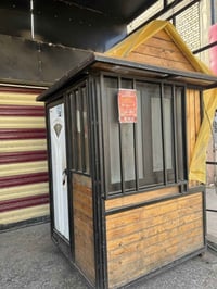 كرفان كاشير مطعم  شغل درجه أوله حديد ثقيل  جام ألمنيوم  كهرباء نقطعه س...