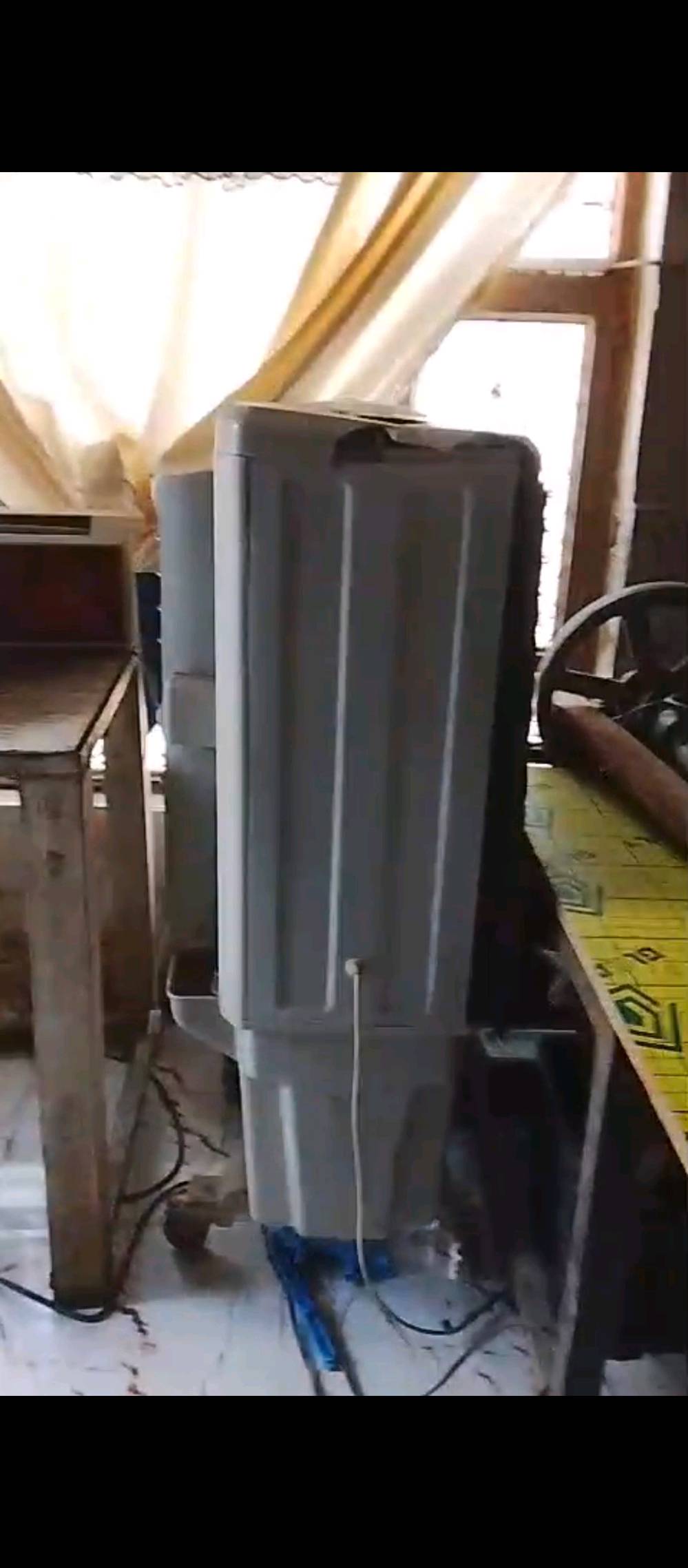 اغراض محل كامله للبيع 
شوايه  دجاج  أو  سمك السعر  ٣٥٠ 
مبرده كبيره السعر  ٦٠ 
ميز  حديد للتقطيع السمك السعر  ١٠٠ 
مثرامه لحم أو  حمص 
السعر ٢٥٠  
مكانه مدينة الصدر ناصرية