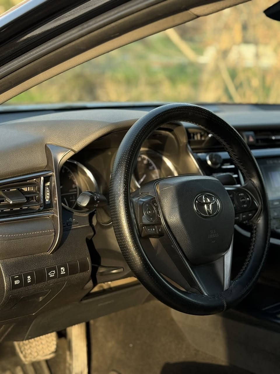 تويوتا كامري 2020
مواصفات 
كشنات كهربائي 
‏‎شاشة 
ناضور ليلي
‏‎كاميرا 
تحكمات ستيرن و تحديد سرعه
تحديد مسار 
‏رادار امامي و خلفي
رادار جانبي
‏‎لايتات زينون LED
وباقي المواصفات المعروفة بالسيارة 
السيارة بجمها كبس وخلفي كبس
ضرر فقط جاملغ خلفي بارد و شبر  صندوق بارد بدون صبغ وبالعراق صار بيها نص باب سايق صبغ
كل ايرباكاتها سليمه  
السيارة شرط التحويل نفس اليوم 
السيارة ترايها زيرو دينار متصرف عليه 
هزة وفحص وسنويه جديدة 
ماشية١٠٠ الف  
السعر ١٧٢$ وماكو هيج سعر بالسوك بهيج نضافة
مكان السيارة كركوك
***********
