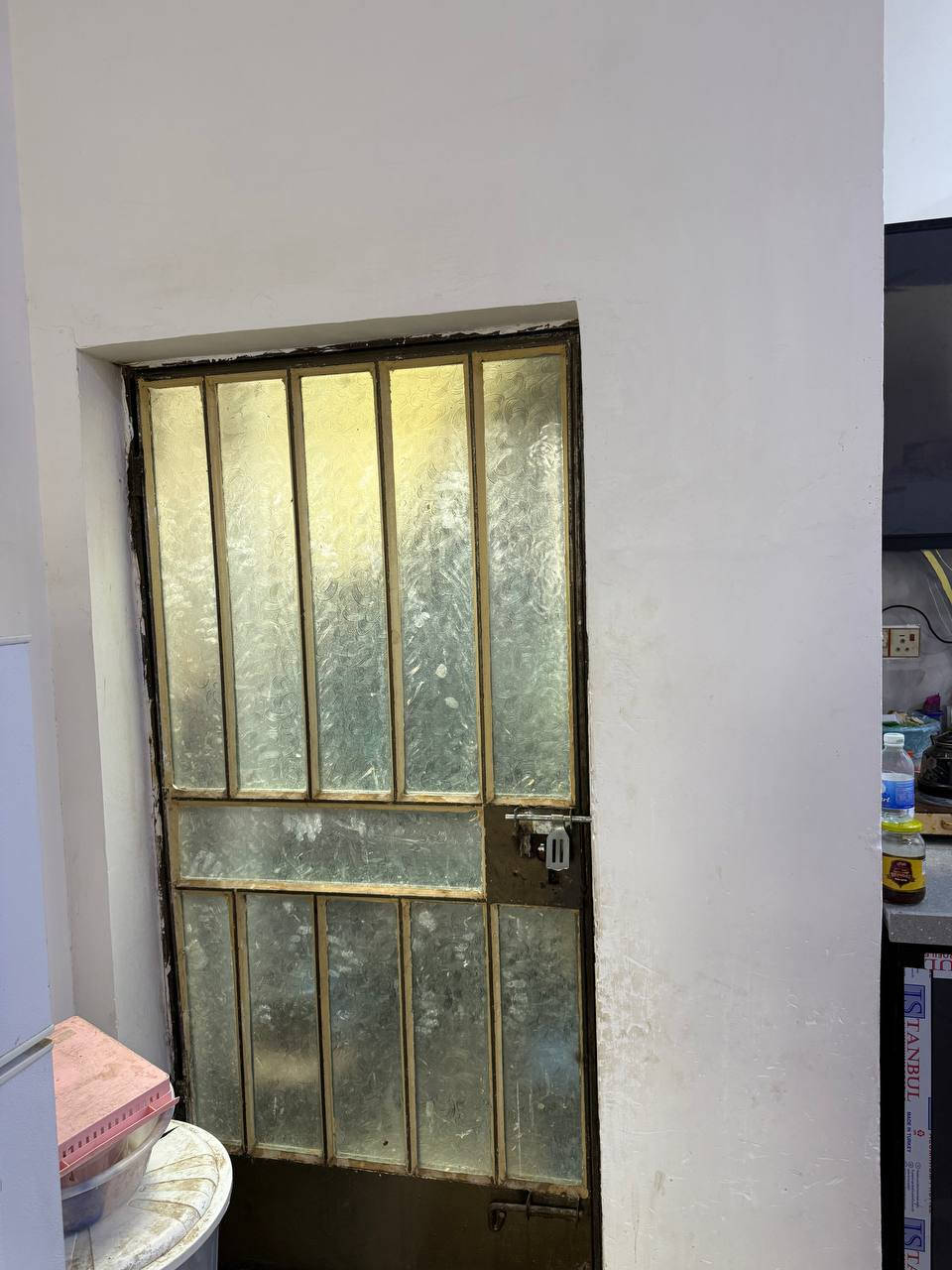 مشتمل للبيع طابو زراعي سند 25
الموقع حي بابل مقابيل الطاقه 
المساحه 100م 
واجه 5م 
نزال 10م 
يتكون من غرفه مع صاله وستقبال مع مطبخ مفتوح مجمع صحيات خارجي وداخلي منور المشتمل كامل من كلشي 
سعره 47 وبيه مجال 
للاستفسار اكثر يرجو التواصل معنا عبر الارقام التاليه 
***********ابو ايليا السلطاني 
*********** ابو مؤمل السلطاني 
*********** ابو ايليا السلطاني 
او زيارة مكتب القمه للعقار الكائن في بداية شارع المعاره طريق الزوار قرب الصيدليه الجديده قبل مدرسة معادن الحكمه
