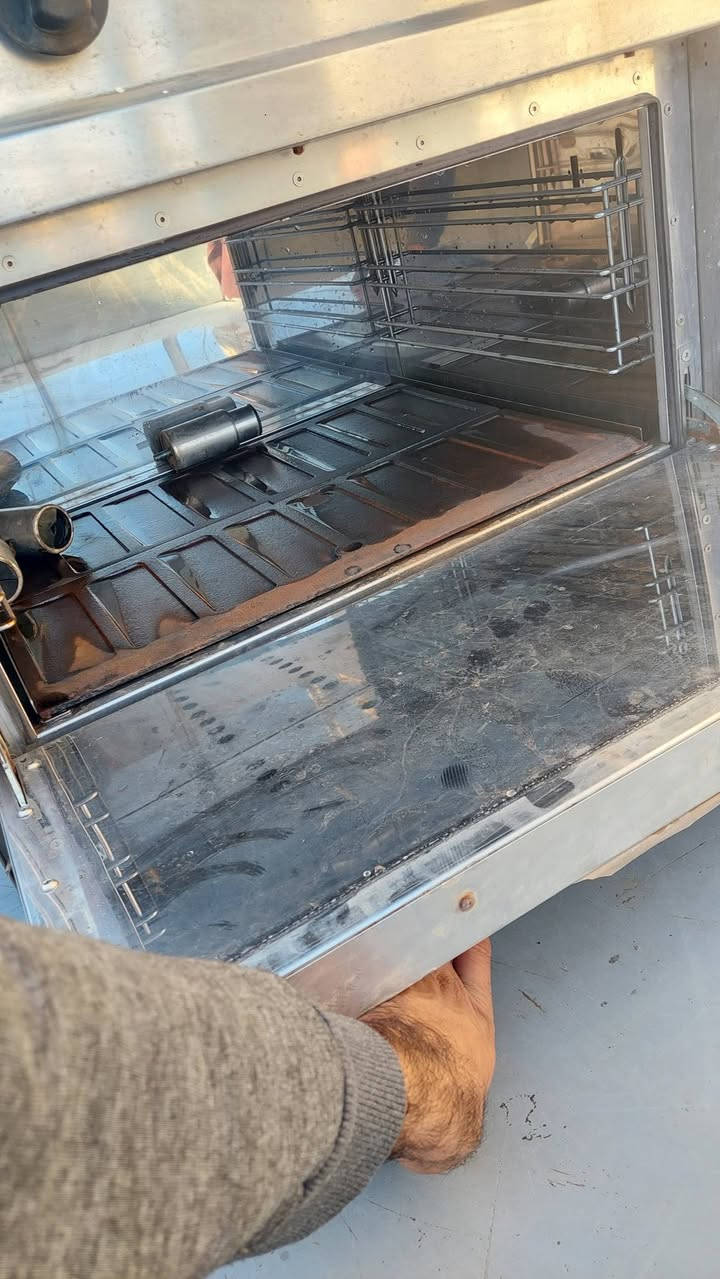 للبيع طباخ
عل فحص مكاني بغداد الاورفلي 
السعر 150 الف 
***********
