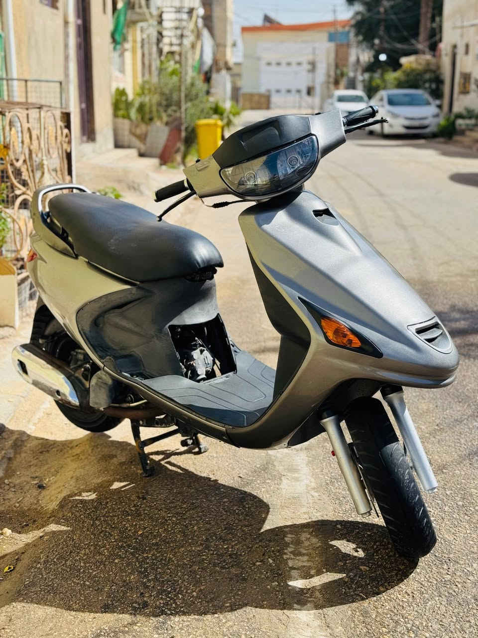 سلام عليكم دراجه فراشه مال حاويه شرطه الفحص فحل اصل شرط زيرو وكله بلاد شلعه ومعدل  خير من الله نضافه ميه بل ميه السعر 550وبيها مجال حك الجيه العنوان نجف الرقم***********
