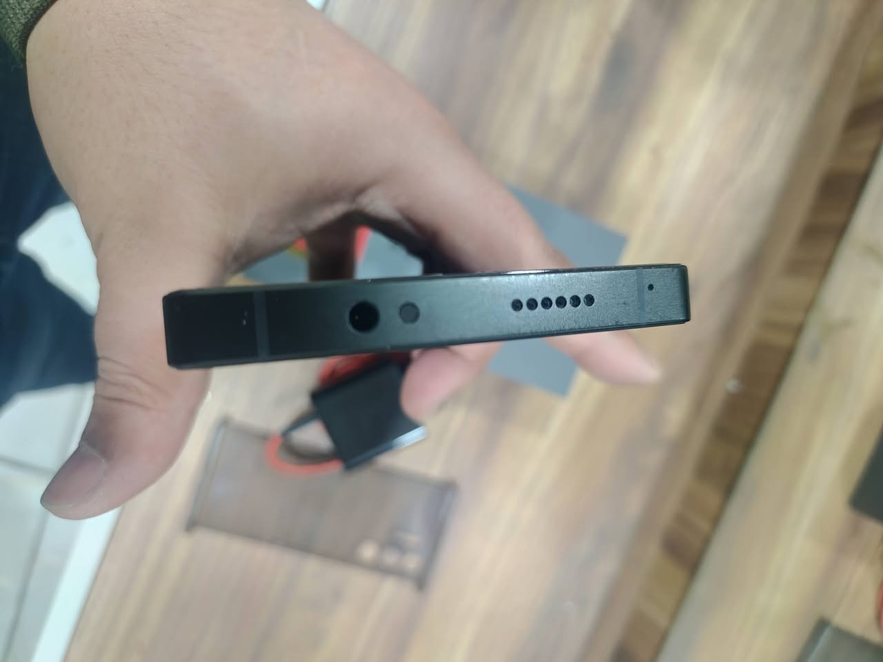 Red Magic 10 pro
12/256 

استعمال نظيف كلش 
الله يشهد وكعه مواكع 

الجهاز مكفول مشايف مصلح يشهد الله 

اللزكه مبدله جديد و الگڤر الأصلي مالته 

باكيت و شاحنه اصليه 

و مثل ما موضح بالصور 

اشتريت ال11 برو و دا ابيع هذا يعني الجهاز ممقصر ويايه ابد 

الجهاز ب 700 

مكاني بغداد / الشعب


**إذا كنت صاحب هذا الإعلان وتريد حذفه لأي سبب، رجاءا أرسل رسالة إلى الدعم الفني**