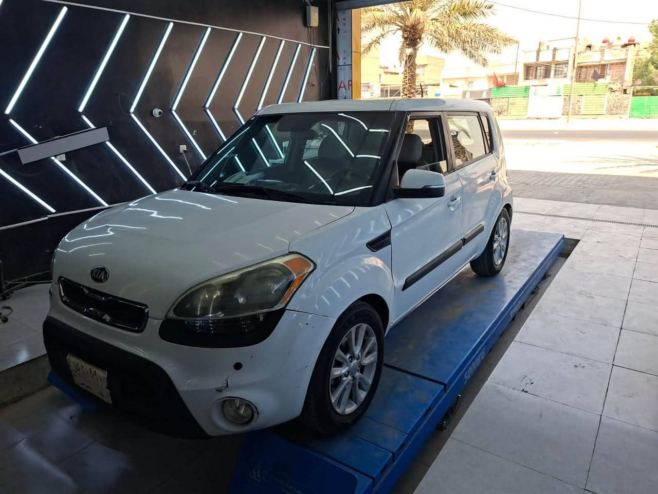السلام عليكم كياصول مديل 13 صبغ عام اثر طخطخات بسيطه جاهزه ماتصرف عليها السعر ٧٧ وبيها مجال مكان السيارة بغداد رقمي***********
