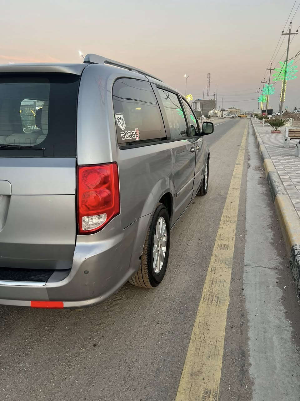 دوج كرفان 2014 رقم بصره الحادث جاملغ وبنيد بدون دواخل أبواب ميكانيك كير ومكينه كفاله  حداده أمامي وخلفي جديد مع التاير تبريد 3 قطع السياره جاهزه السعر 125
موقع السياره بصره جمهوريه
***********
***********
