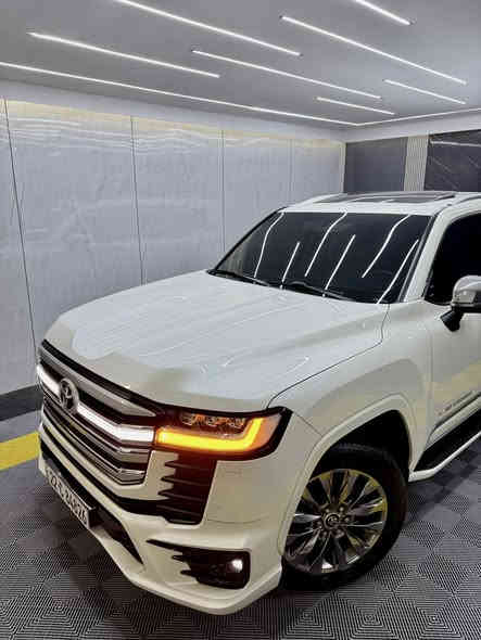 ‏Land cruiser 2023 VX Limetd 
‏39,000 KM📦
لاندكروز VX (Limetd)  
مخلف PPF
الضمان تيوتا العراق ساز
(سياره بدون بدون موراوس )
‏‎سنة الصنع: 2023
‏‎ضمان شركة SAS
كل غراض بلادي موجود
٥ كاميرا 
ماشييه  39  الف  كم 
‏‎المواصفات :
-المصابيح:  LED
-كاميرا  360
-رادا أمامي خلفي جانبي
-نظام الصوت JBL
محرك 6 سلندر تنفس تبيعي
‏‎- فتحة سقف ( سلايد ) 
-٣ شاشات
شاشات ترفيه خلفية
‏‎- مقاعد جلد-تدفئة-تبريد
‏‎- مقاعد كهربائية
مقاعد امامية تبريد
⁠تبريد وتدفئة امامي خلفي 
‏‎- بصمة الابواب 
‏‎- صندوق كهربائي
‏‎- مصابيح LED و زينون
-7 راكب 
-شحن واير ليس 
-حساس امامي خلفي 
‏‎- حجم العجلات 20 inch 
مكفول كفاله عام كلشي مابيها بل باكيت
مكفولة كفالة عامة من الدعامية إلى الدعامية
‏‎ بدون صبخ .بدون بارد  ،بدون رصعات ،بدون حتى شخط
‏‎دعاميات هم بدون صبغ ،رمل مابي ،لحية بدون صبخ ..بقية كلها بشرط
محرك كير بشرط مامفتوح
‏‎سيارة حيل نظيفة كلشي عل بلاد لوك
‏‎سنوية زنكة كلشي جديد مدفوع لـ2029
‏‎باسمي السنوية بشرط تحويل و خرامة 
‏‎سيارة مابيـها دينار مصرف كامل من كل نواحي
رقم شيمالي  سلیمانی
نفسي يوم /تحويل و وكالة حاظر 
مكانك /داخل سليماني
سعر 745$
⁠***********📞
