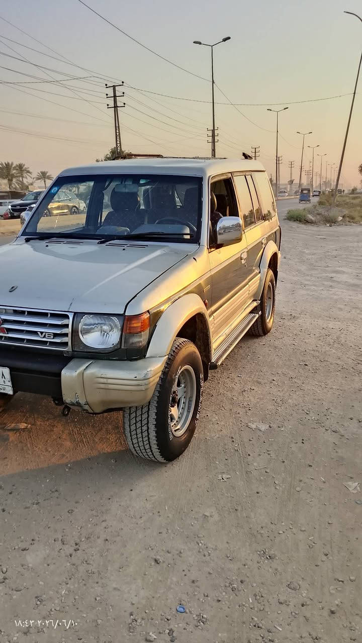 سلام عليكم باحيرو مسبوشي موديل1991 سياره جاهزه مكينه اوكير مكفولات سعر 35 رقم واتس ***********
