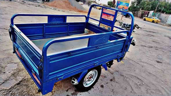 سلام عليكم ستوته للبيع مديل ٢٣ مرقمه ستوه سنويه ٢٠٢٩ تنتهي مكفوله وكيله نبيل جرد السعر مليونين و ٤٠٠ وبيه مجال للشراي مكان دوانيه مركز للاستفسار الاتصال على الرقم ***********
