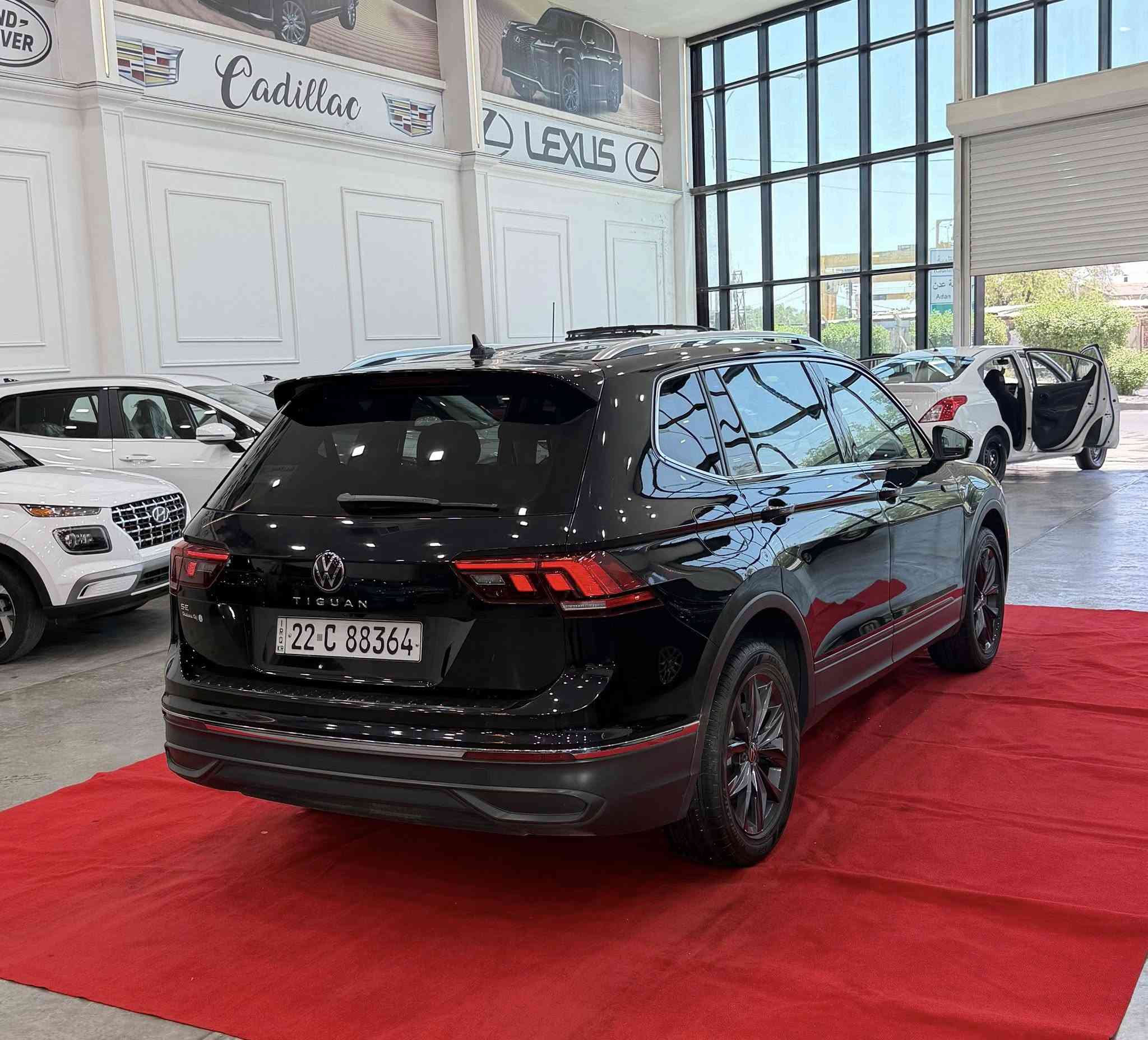 Vw tiguan وارد امريكي لون اسود

موديل 2022

مواصفات s 

السيارة نضيفة وحلوة ومعتني بيها وكلشي بيها بلادي

المواصفات
رادار امامي
رادارات جانبية
بصمة
ويل بلاك
هاند بريك كهربائي

جام 4 اوتو 

تبريد قطعتين

محرك 2000 توربو 

وكير 8atنمر

السيارة 7 راكب

كشنات  جلد

شاشة حجم 7 بوصة وبيها apple carplay و android auto 

السيارة ماشية40  الف 

والسيارة مابيها اي حادث بالعراق  بس من امريكا كما موضح بالصور جاملغ وبنيد 
بدون دواخل
عارضها ب 180 ورقة وبيها مجال

للاستفسار 
***********
