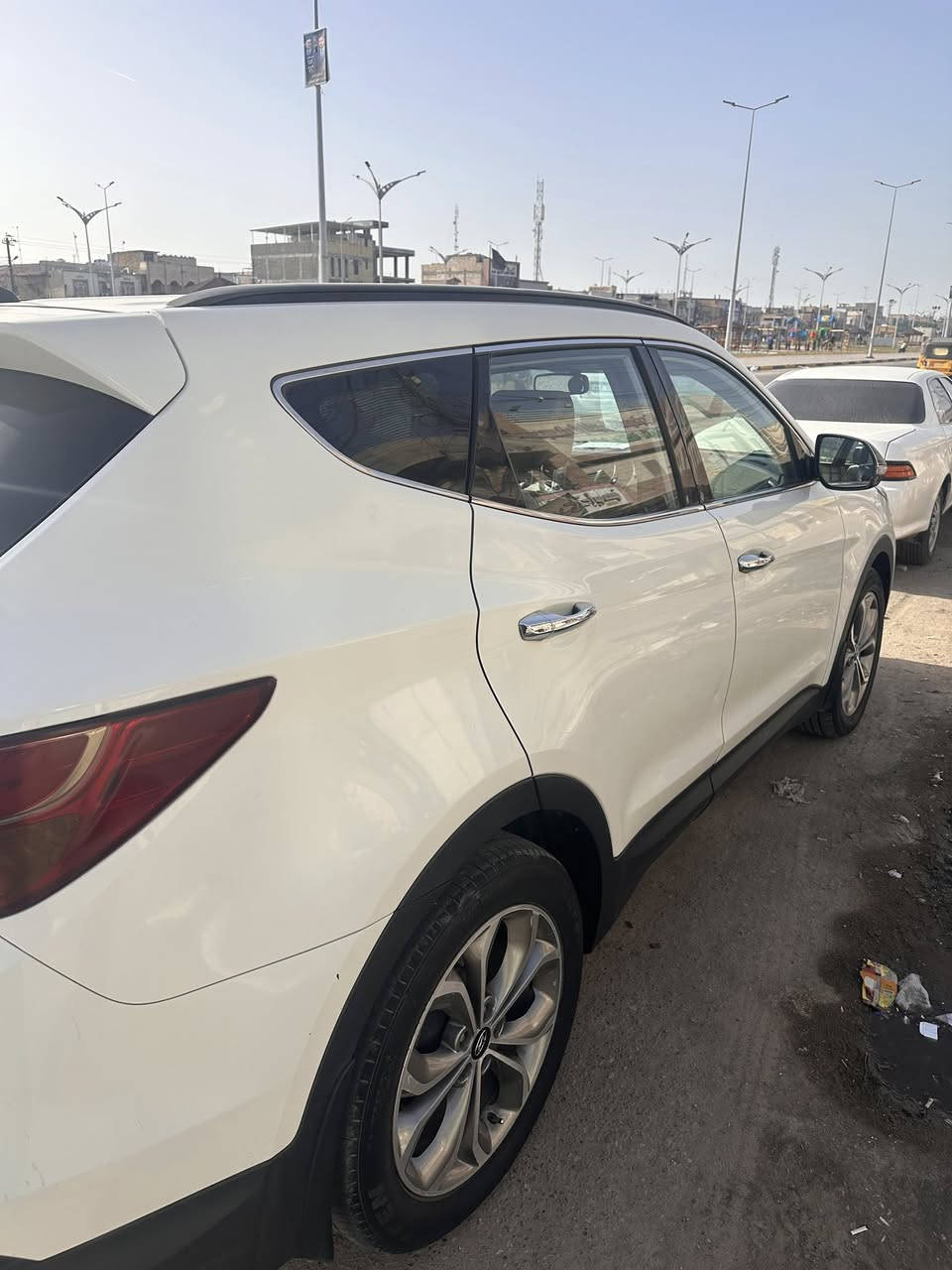 سنتافي موديل 2015 خليجي
ماشي 165 الف كفاله عامه 
7 راكب
رقم بصره 
اضاءه ترحيب
مري شفط + اشاره
فور ويل
6 سلندر
7 راكب
تبريد 3 قطع مناخ منفصل
کشن كهرباء
مانع انزلاق
مثبت سرعه
فول تحكم ستيرن اربع جهات
منظومة زنون
تخم تایر جدید وحداده جديده
السعر 176 ورقة للاتصال ***********
