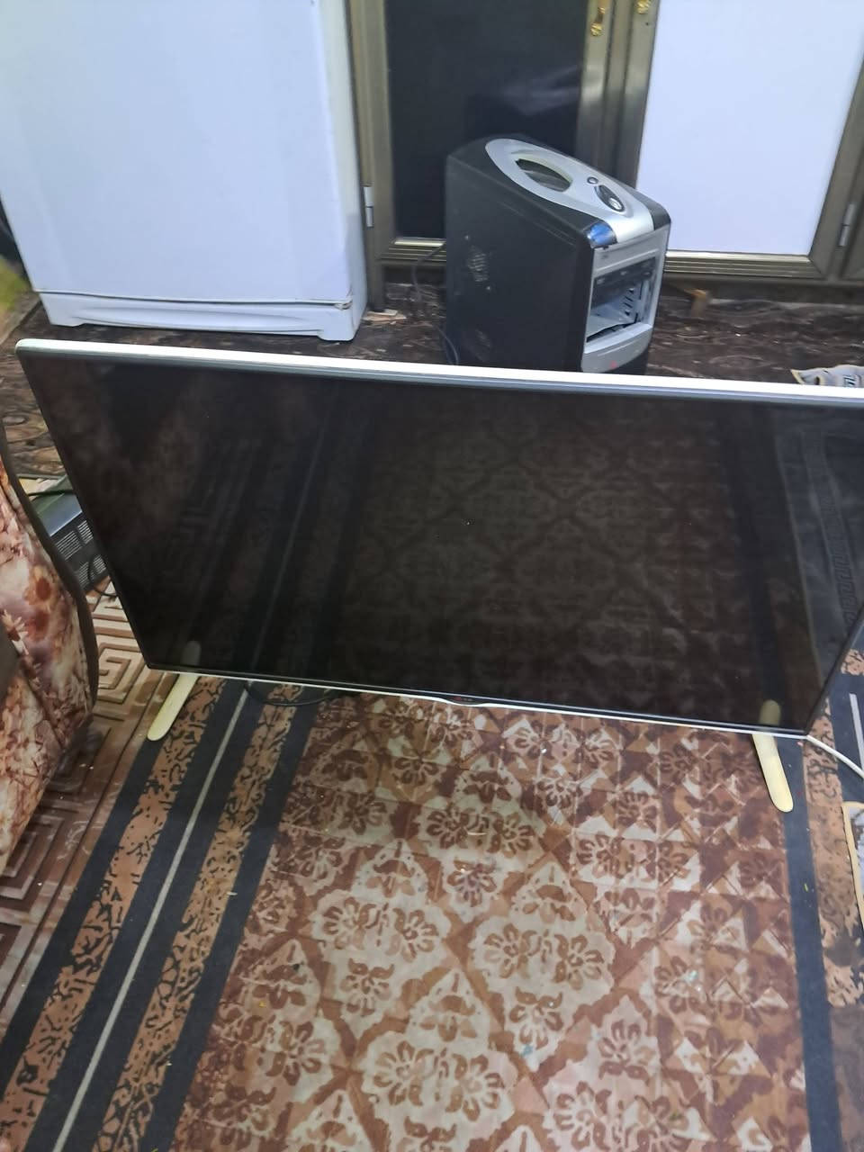 بلازمه عطلانه وكيس شغال ويوبيئس شغال وشاشه مال كامرات صغير لبيع اتصال***********
