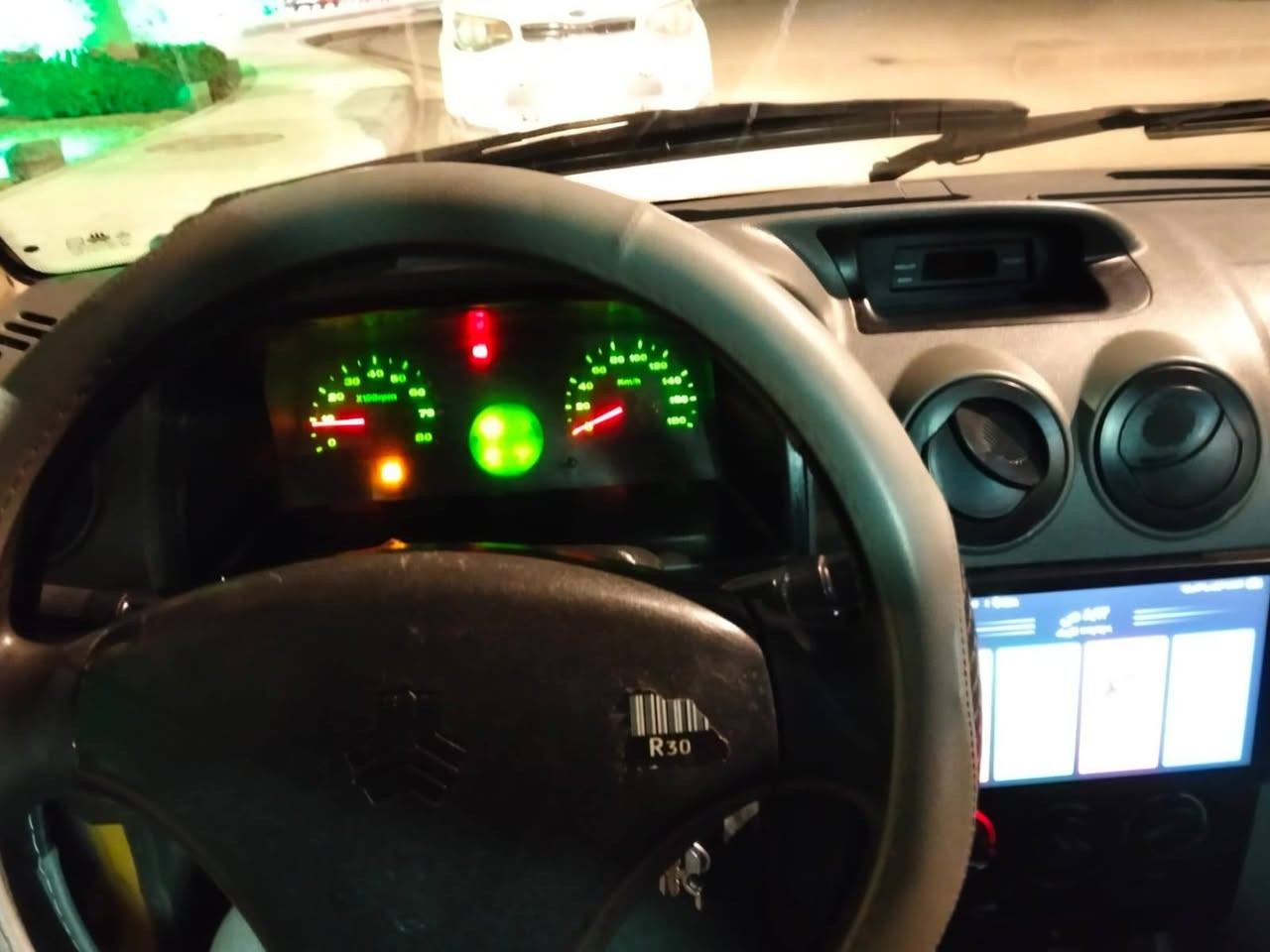 سلام عليكم
سايبا نضيفه موديل 2014
كير ومكينه وحداديه جدد
فول مواصفات  السعر 35$

العنوان كربلاء 
التواصل ***********
