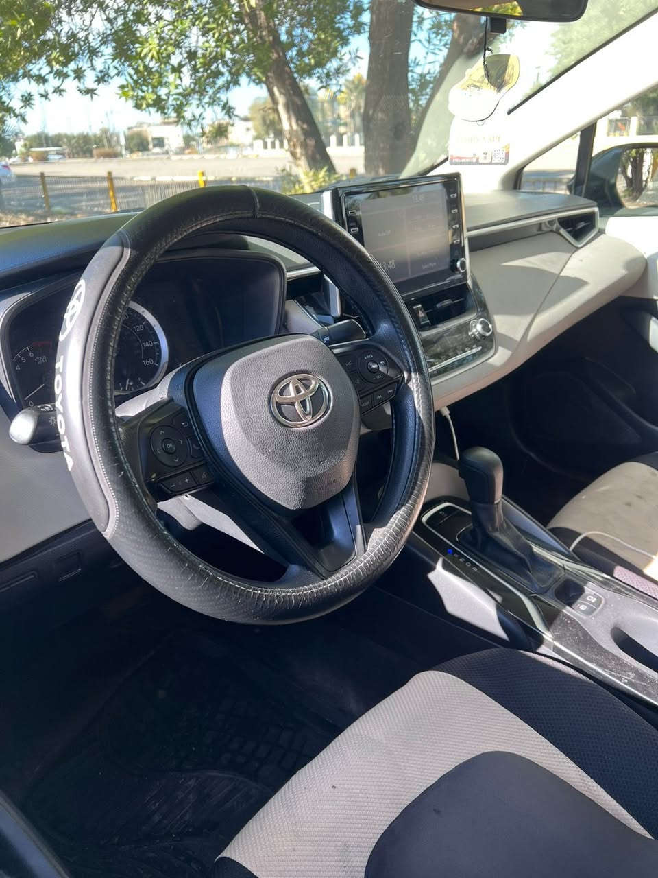 السلام عليكم
كورلا 2020 
LE 
وارد امريكي 
رقم اربيل تحويل مباشر 
حادث جاملغ امامي جهة السايق 
ايرباك فقط برده 
السياره ماشيه 64 ميل وقابل للزياده 
مكان بغداد الاعلام 
***********
