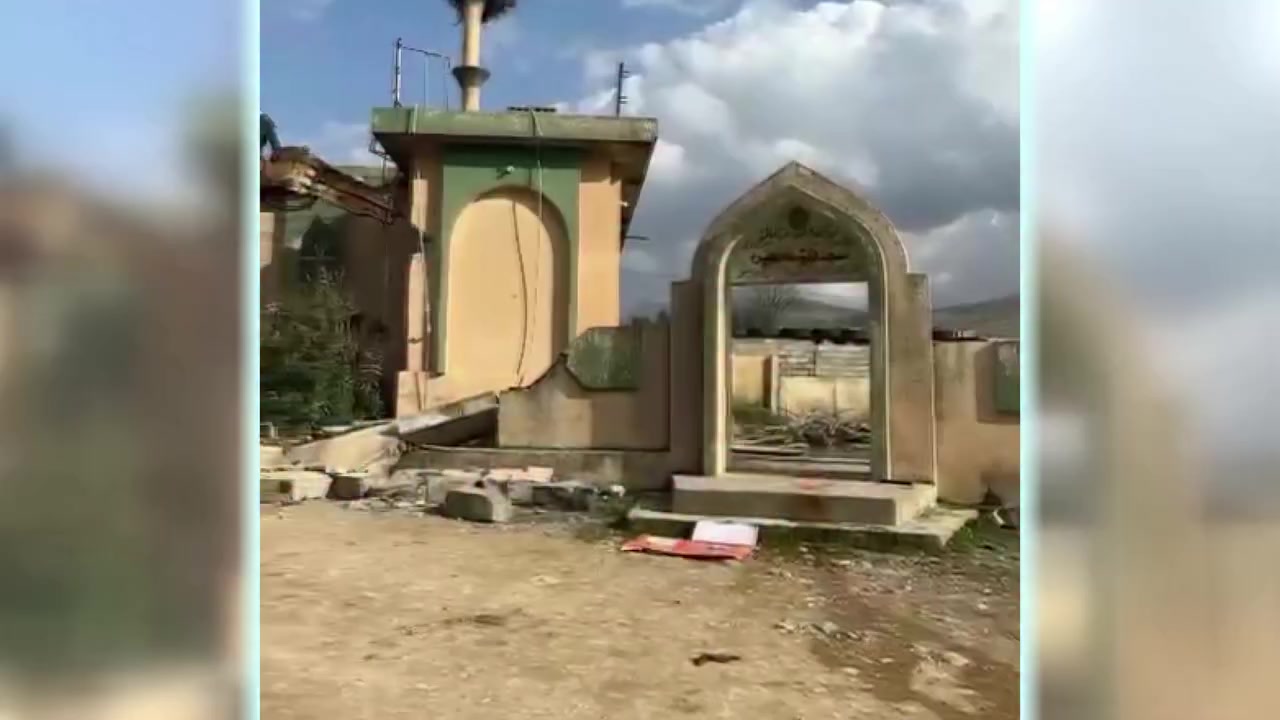 ڕەحمەتی الله  لەوكەسانەی كە ئەم ڤیدۆیە بڵاو دەكەنەوە
موسوڵمانانی خۆشەویست ئەم مزگەوتە چاوی لەهیمەت و بەخشینەكانی ئێوەی بەڕێزە
بۆزانیاری زیاتر پەیوەندی بكەن بەوژمارە تەلەفۆنانەوە
***********ئێف ئایی بی ***********فاست پەی ***********ئاسیا
