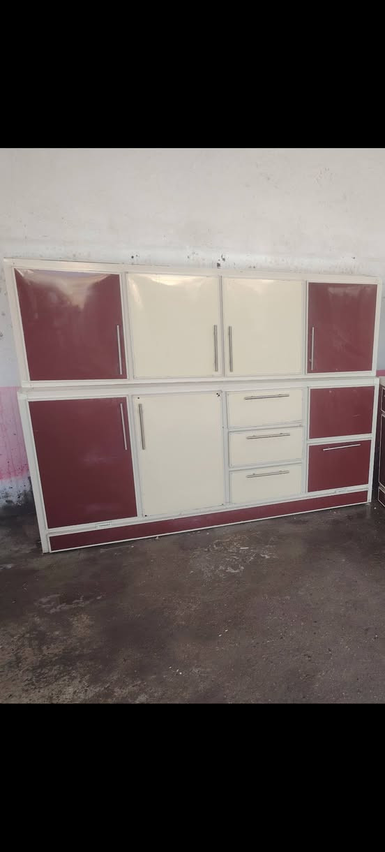 سلام عليكم كاونتر للبيع نضيف السعر خاص ويرهم مراوس المكان حله ورديه خارج قرب مستشفى الكفيل *********** وأيضا نشتري كافة الغراض بسعار مناسبه
