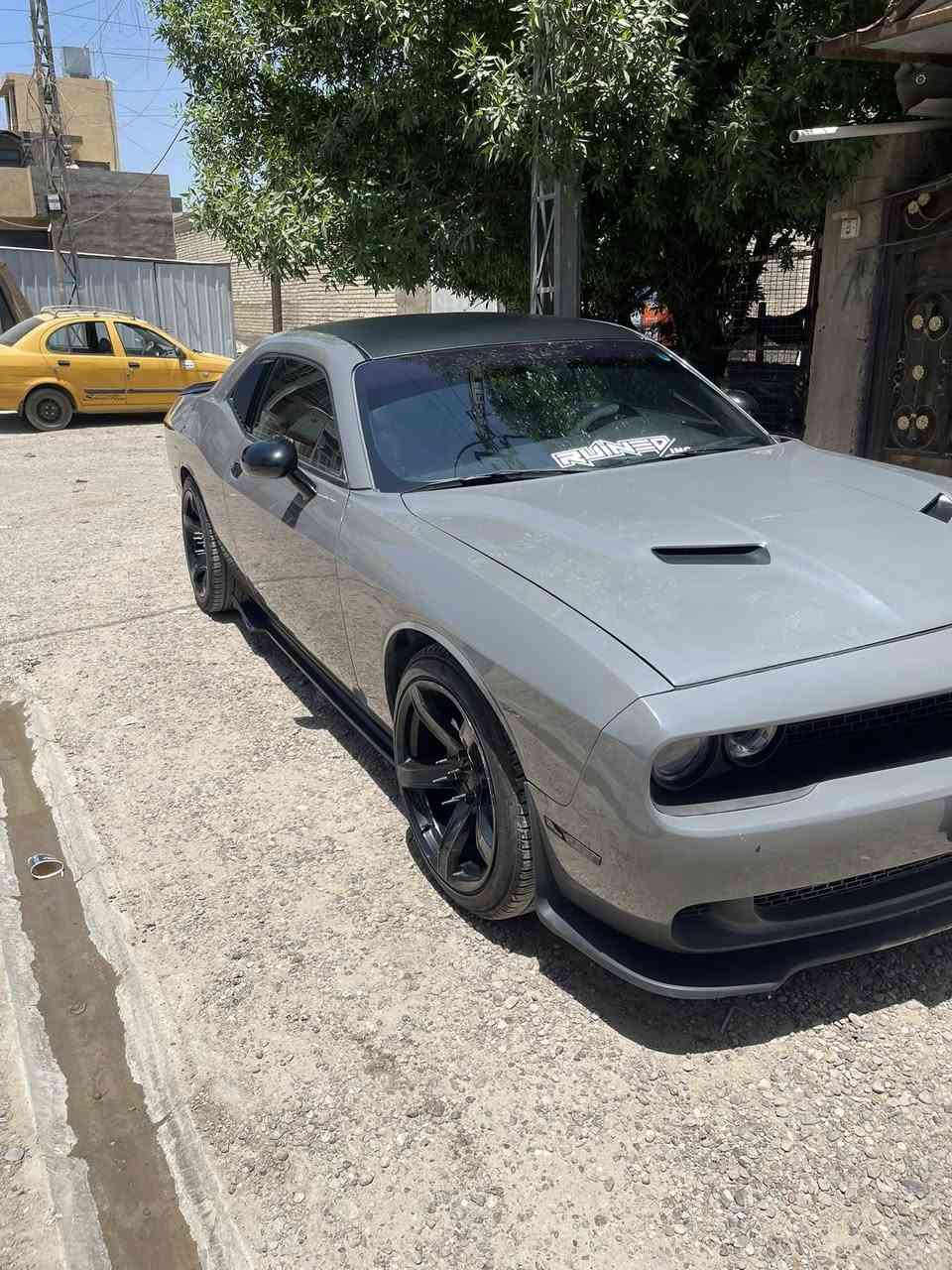� للبيع دودج تشالنجر  نفطي2018 V6 sxt
نظافة ممتازة،  بيهة٣ قطع صبغ . ماشيه٦٥
أداء قوي ومظهر رياضي مميز، صيانة دورية، السيارة جاهزة للاستخدام مباشرة ولا تحتاج أي تصليح. فحص مرحب به، والسعر مناسب وقابل للتفاوض للجادين فقط.
📍 الموقع: ( بغداد)
💰 السعر: (١٧٥)
📞 التواصل واتساب:(***********)
