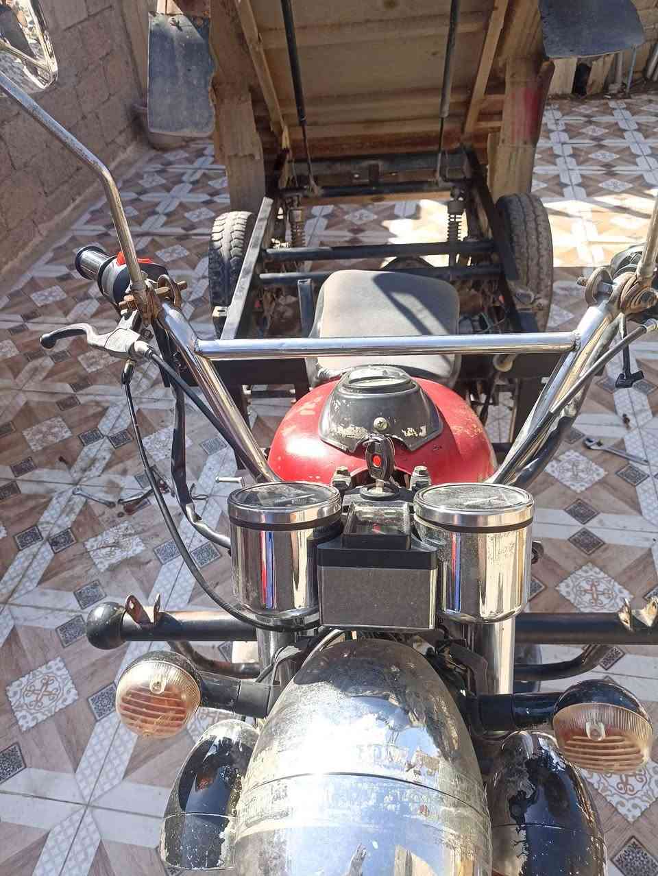 سلام عليكم ستوته مرقمه رقم وسنويه  للبيع موديل 2018 مكينه 2018 مكينه ما مفتوحه بس مفيلسه  الشاصي شرط بس بودي يرادله جماليه ستوته كدام العين  كلشي بيها شرط وايرمنيه كلها شغاله من تاير للتاير وشرط نكره سلف رقم *********** السعر خاص او اتصل او واتساب
