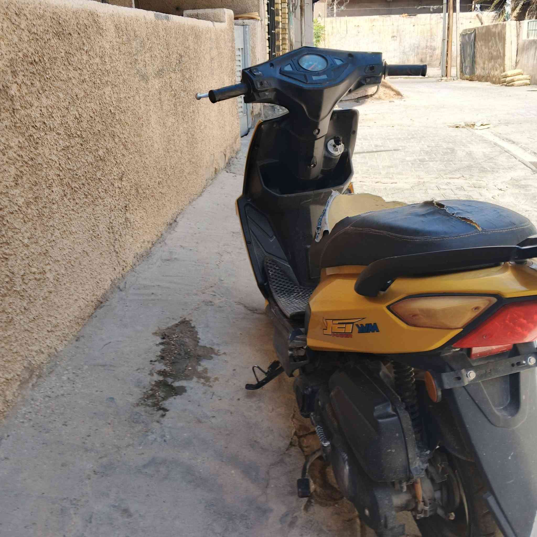 سلام عليكم دراجه للبيع خير من الله مكينه ناعمه تخبل شرط جيب فيتر وياك وافحص نامعه تخبلنقصها فقط شخاطه مال سلف نص هندر تشتغل نضيفه تخبل 
*********** 
سعر 600
او مراوس حسب قناعه
