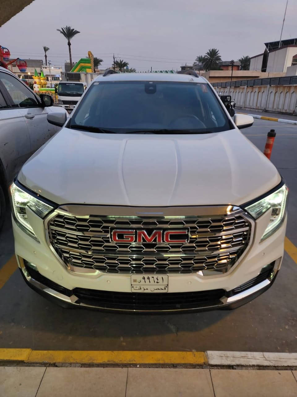 السلام عليكم للبيع جمسي تيران امريكي لون ابيض موديل ٢٢ مواصفات sle فول مواصفات  بدون بنوراما رادارات امامية وجانبية  لايت اوتو زنون بلوجكترات ليد بجم دنلي مراية تعتيم  حساسات امامية فور ويل كراسي تسخين وكهرباء  شاشة كبيرة وكامرة  وتحديد مسار تبريد امامي وخلفي و ومناخ منفصل  كروس سرعة  توقف ذاتي  رادار تنبيه مانع تصادم وقارئ اشخاص وحساس اطارات ومواصفات هواية ماشية ٢١ الف مايل جديدة جدا وجاهزة ١٠٠% فحص مؤقت بغداد تترقم باسم المشتري مباشرة الضرر بيهة خمس  قطع صبغ بدون دواخل  والسعر ١٦٠$ ورقة  وعنواني بغداد حي الخضراء للتواصل اتصال او  وتساب *********** / اخوكم المحامي ياسر النعيمي
