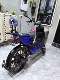 دراجه شحن للبيع السعر 300 وبيها مجال دراجه حيل نظيفه الاتصال 075079673...