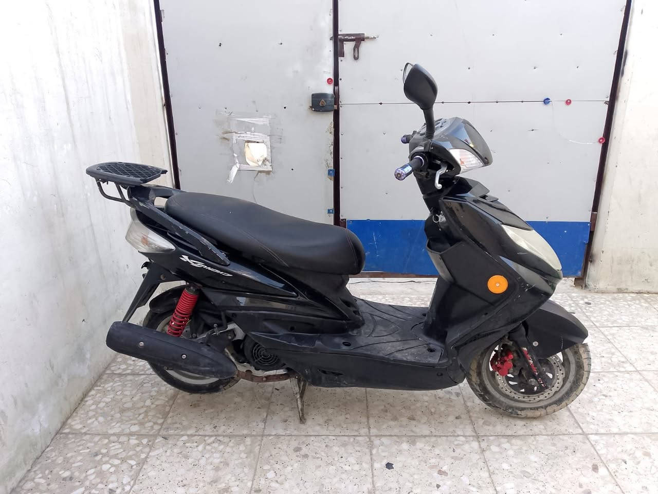 دراجه سكنس فحل نوزل سكليتر خطين ياباني ابلاديه مكفوله كفاله عامه مكينتها ابلاديه استان كهربائي نكره سلف هندر كهربائيات كلها شغاله اوراقها كامله السعر 650 العنوان الشعب التلفون ***********
