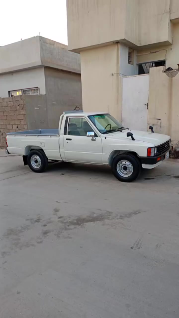 تويوتابيكب 85 السيارة مكفولةكفالة عامة سيارة بلادية مابي صبغ ماعدا اشرت بالمنشور سنويةلغاية2031تحويل ثاني يوم سعر63$ مكان كركوك اتصل على ***********  أو  ***********
