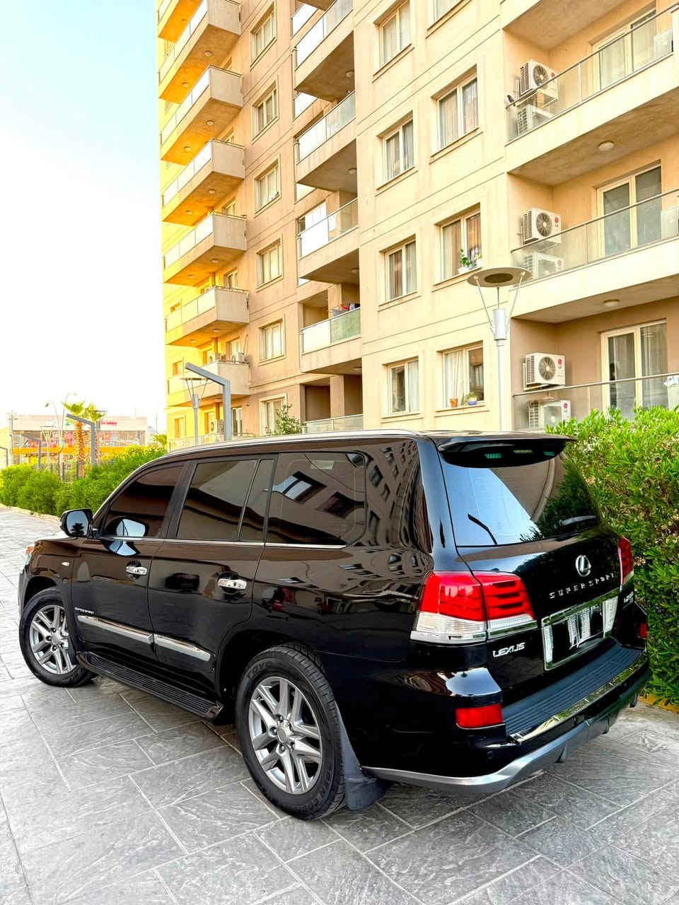 تەنها فرۆشتن ،
لیگزس Lexus . LX570 

مـــــۆدیل / 2009 شکل کامل کراوە بـــــــە 2013 

مواسفات : فوول ، جەگ بڵند و نەوی ئەبێ ، سندوق شەفتە ،دەبل جام و فۆتۆیە بیلادی ،  ۳ ڕیز کوشین ، کوشین سارد و گەرم و خەزن ، کوشینی ڕیزی سێیەمیش کارەبایی ، ۳ کامیرا بیلادی ، بەسمە و سلاید ، لایت لید ، زینۆن ، بەخاخ 

مەکینهV8.5.7  ۱ 

نە عام نە حیزام ، ، سەقفی به شه رت ، شاسی پێش و پشت بەشەرت ، 
کارەباییات و دەبلەکانی و گەرمی و ساردی و تەقە و ڕەقەی بەشەرتی فەحس . 

TB:سه ياره كه دوبه يه به شه رت ساغه 
نـــــــرخ     195$ 
بۆ پەیوەندی***********
