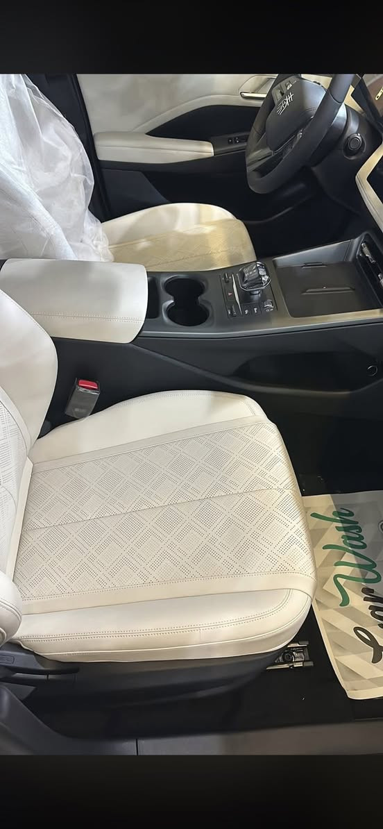 السلام عليكم كن بلاص كسر زيرو ماشيه ٢٠٠٠
زيرو بيها شخط بسيط تنباع 
+ الرقم المميز تنباع معه الرقم المميز
للاستفسار ***********
