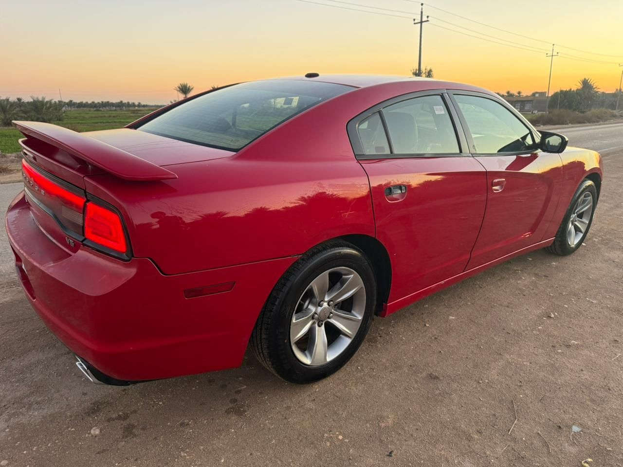 السلام عليكم 
جارجر 2013 
رقم بغداد تحويل مباشر 
مكينه 3600 
سياره داخله كلين تايتل 
بيه بلعراق جاملغ وبنيد 
فقط البراغي مفتوحات 
مكفوله من قطره صبغ 
سياره فول عدا السلايت 
شاشه جبيره كامره دواره 
تبريد قطعتين 
تحكم استيرن جهتين 
ماشيه ٢٠٠ الف حقيقي 
استخدام شخصي 
جاهزه كير مكينه حداديه تخم تاير تبريد كله بشرط 
جاهزه من كل نواحي
السعر 143
اي استفسار اني حاضر ***********
