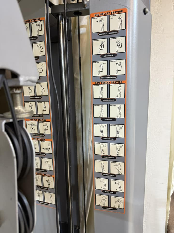 السلام عليكم
جهار ملتي جم امريكي للبيع (استخدام منزلي شخصي)
اكثر من ٢٠ حركة رياضيه 
السعر مليون ونص 
مسطبه تتحرك اعلى ومستوي ومستقيم ( للاكتاف) 
السعر ١٥٠
دمبلص متغير الاوزان من ٥ لل٤٥ كيلو 
السعر ١٥٠
جهاز لوبتكل السعر ٢٥٠
المكان البنوك 
التواصل على الواتساب الرقم
***********
