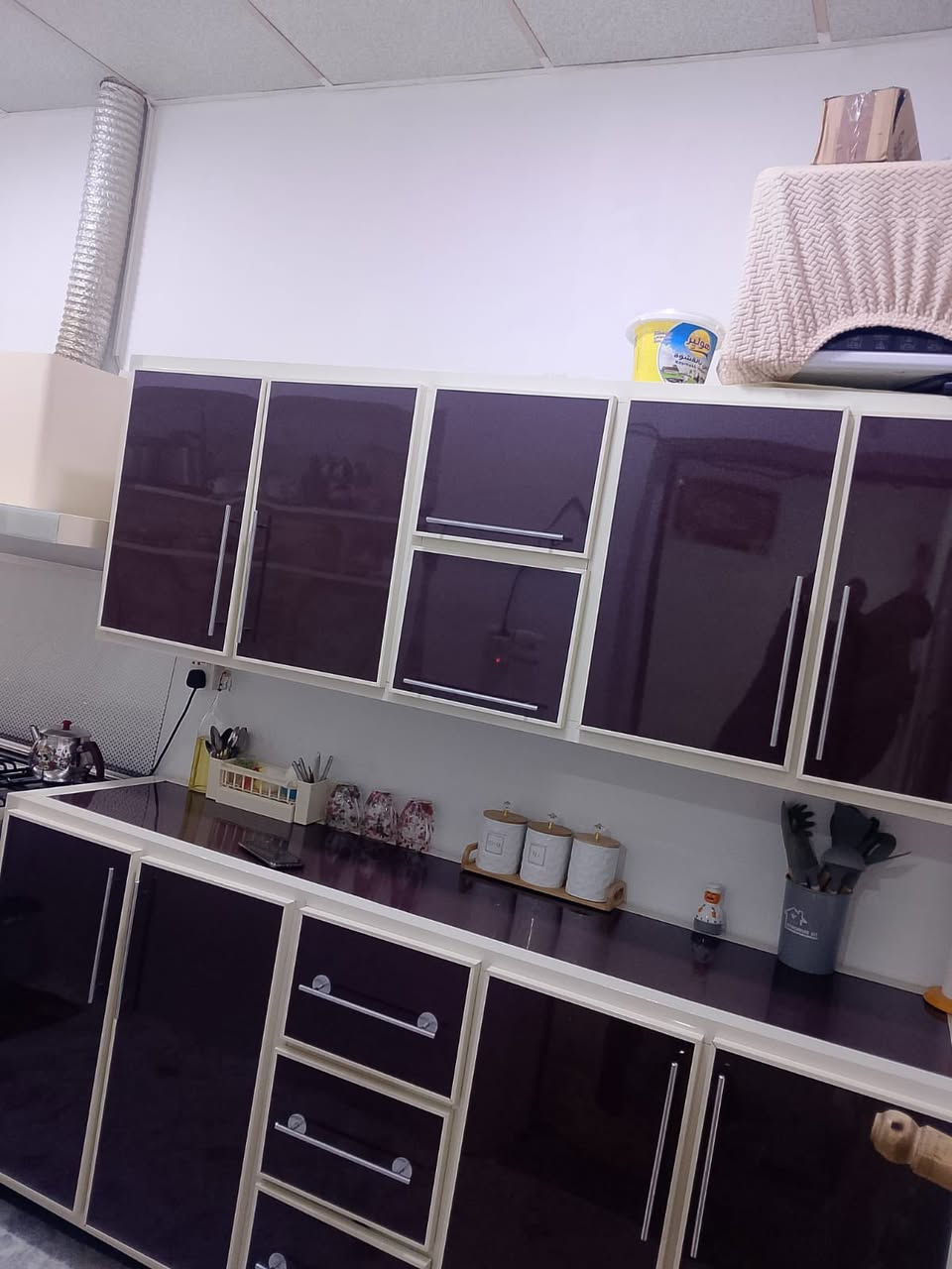 اعلان رقم (662)📢📢📢
————————-
#دارللبیع مساحة 140متر  
#فول سيراميك بناء حدث 
#الموقع كرامة 
#مقابل مركز ثقافي
#استفسار
*********** واتساب📲
***********
_____________________
 سێ خانوو بۆ فڕۆشتن 140مەتر 
فول کاشی و بینایی نوێیە
شوێن کەرامە
بەرامبەر سەنتەر ڕۆشنبیری
*********** واتساب📲
***********
