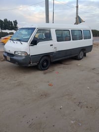 باص ١٤ راكب • موديل ٢٠٠٢ • رقم مثنى مصفر