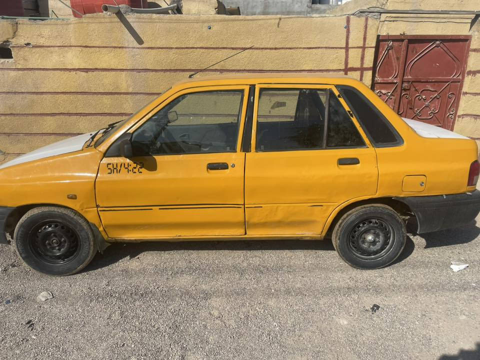 السلام عليكم…
 سيارة سايبة  للبيع موديل موديل ١٣ 
محرك يخبل مشاءالله توه مجفت
الكهربائيات كلها شغالة 
حدادية جديدة توه شاهدها 
تواير جديد 
الگير فقط   الرابع يفلت
كشرتها مثل ما واضح بالصور . 
السعر ١٣ ونص . 
مكاني البصرة - الزبير
  واتساب : ***********
