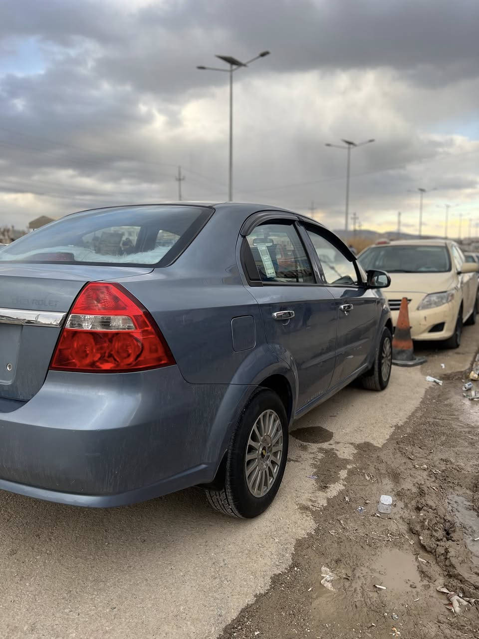 اڤيو موديل2007بوند صبغ فقط رقم دهوك 60شويه مجال 
***********
