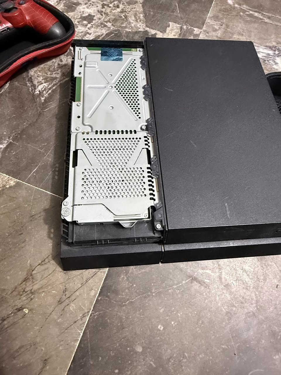 السلام عليكم للبيع ابلي فور مهكر نضام 9.00 ذاكره 1 تير يوجد 3جوستكات 2 تجاري واحده اصلي الجهاز فات المكان بغداد 
الاستفسار/ ***********
السعر /250 وبي مجال
يوجد توصيل 🚚 

ويوجد دركسون اصلي كير عادي موجوده الكارتونه ينباع كلي او كل واحد واحده عادي فره كامله  نضام شفتات 
السعر 90 وبي مجال
