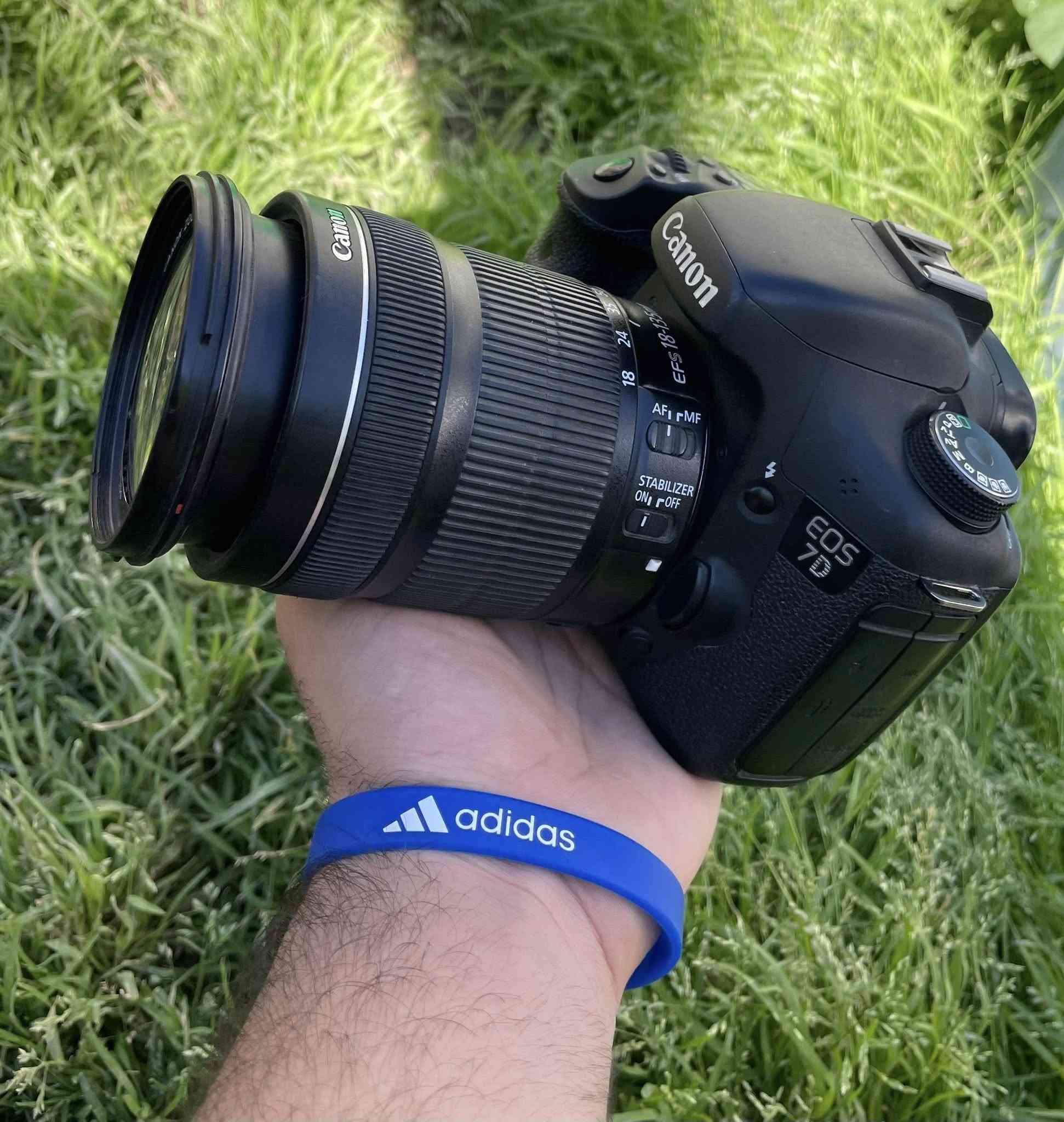 للبيع كانون 7D
Canon

7D

الملحقات 

شاحنه 

بطاريه

رام 16 كيكه الاصلي 

عدسة (135.18) اوتو فوكس

حزام كتف 

الكامرا استخدام كلش بسيط 

نظافة 100%

المكان بغداد للاستفسار اكثر السعر ***********
