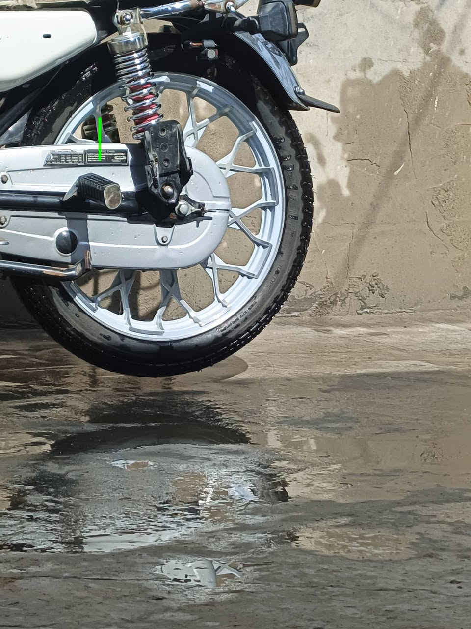 السلام عليكم دراجه سيفان موديل(24)محرك (200)مكفوله كفاله عامه من كلشي اوراق سكنر  سعر خاص المكان بابل دبله
هذا رقمي ***********
