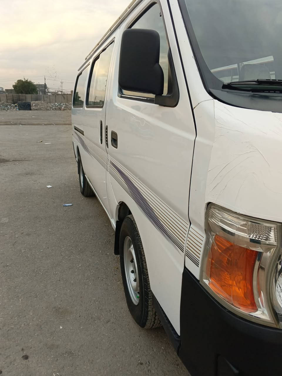 اسلام عليكم نيسان للبيع موديل 2009/رقم بغداد انكليزي بيهه بس اذيول مكينه وكير واكسل  وحداديه وغرفنهه كله مكفول تفاصيل اكثر اتصل على الرقم ***********/
