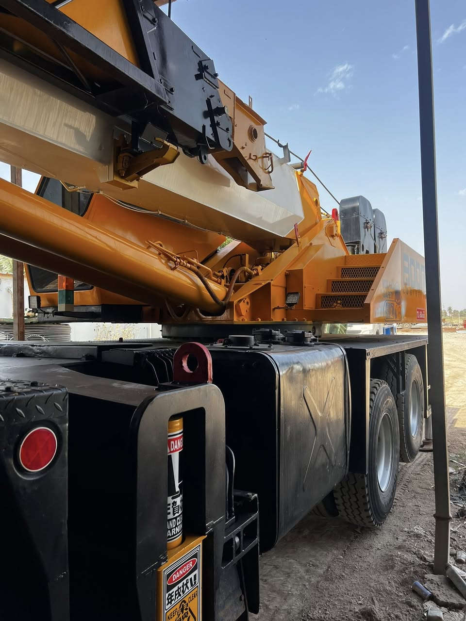 كرين تادناو وراد يابان موديل 91 50 طن بغداد 
اربعه سلايت خمس جكات فول سيفتي كهرباء كله شغال الكرين ايمن سنويه جديد ب اسمي 
الضرر فطر ب السلايت الثاني ومصلح باج مثل ما موضح بلصور المكان ميسان السعر 7وبي مجال 
 ***********
