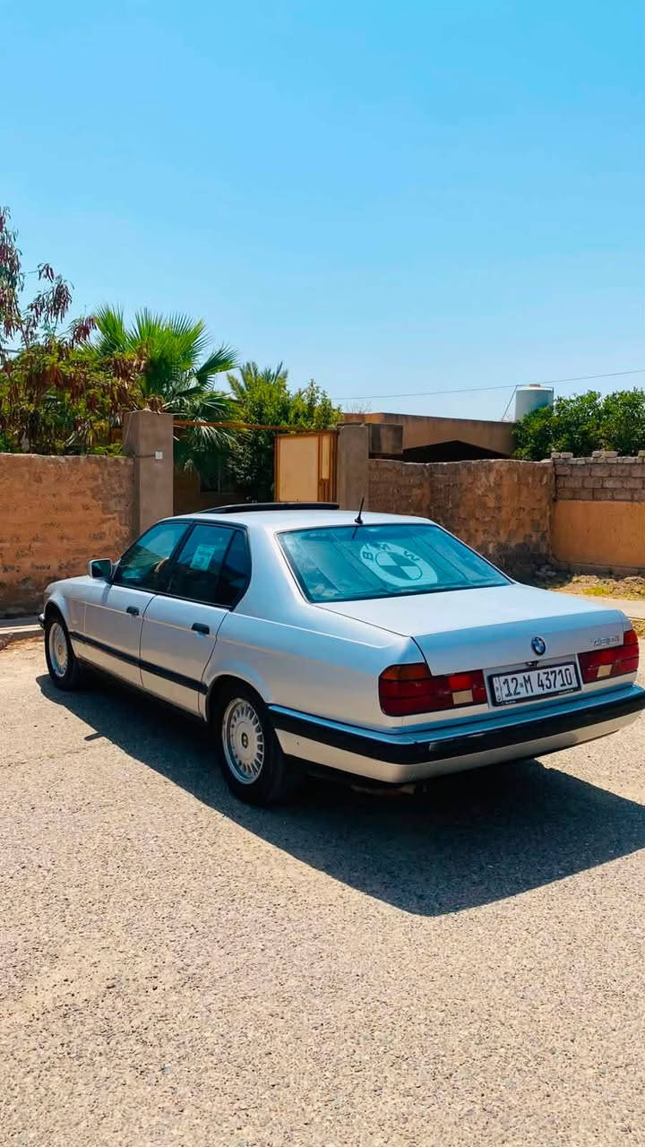 السلام عليكمBMW للبيع 
 730 السعر 55
٩٢ سياره بلادية و كل شي بيها ع البلاد كير محرك  تايرات تبريد ثلج تدفئة كهربائيات كلها شرط وبلادية غرفتها جلد اسود نظيفه  
صبغ عام جمالية فقط و شرط جمالية بدون حادث رقم نينوى دولي مشروع وطني بأسمنا
***********
مكانها صلاح الدين -الشركاط
