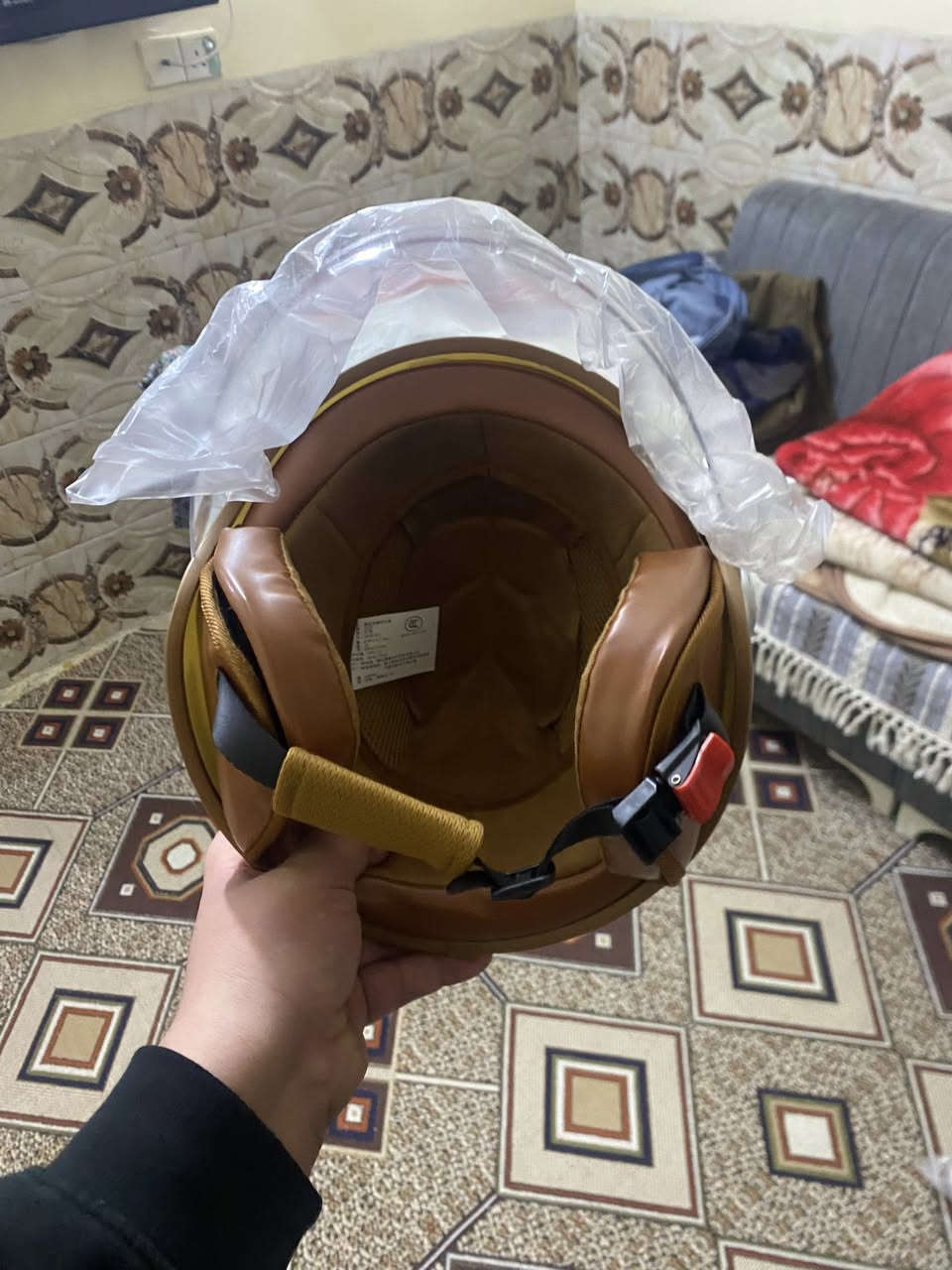 خوذ العدد اثنين سعر الوحده ٧٥
مكاني بغداد الشعب 
الخوذ جدد مامستعملات الاثنين لون ابيض
***********
